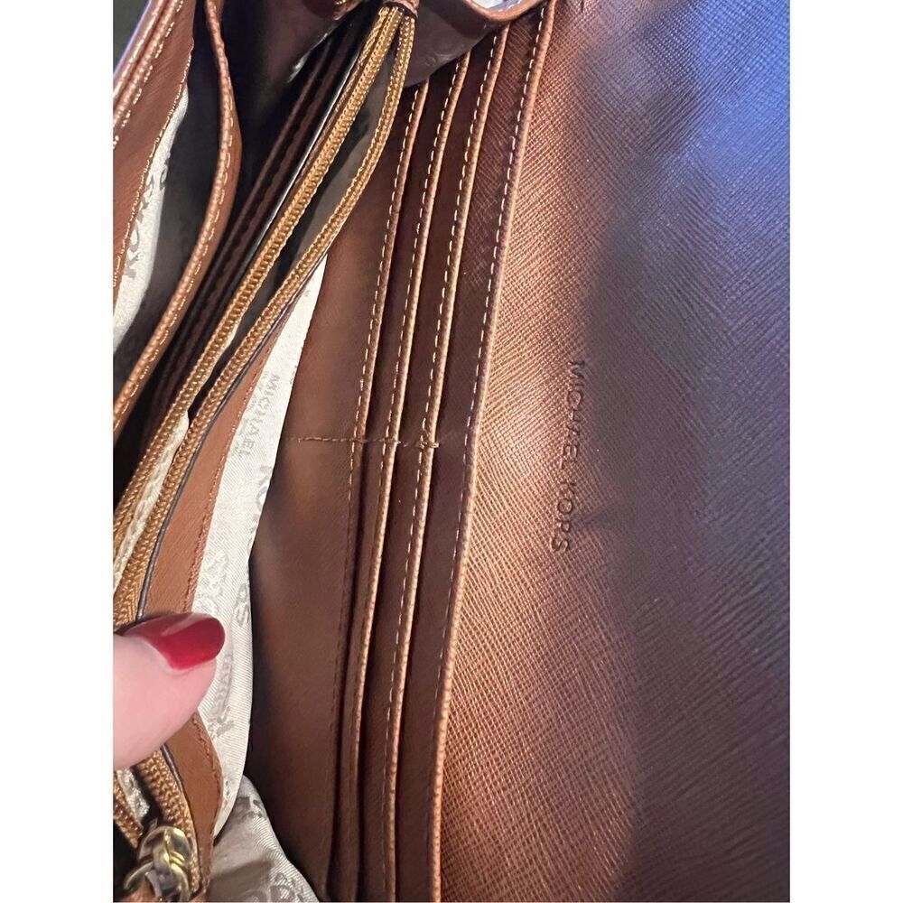 Michael Kors Fulton Carryall Leather Wallet Camel Brown Gold Hardware Classic - Picture 15 of 16